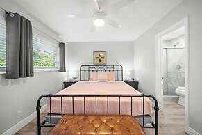 Bayview Regency Apartments By Lowkl