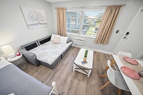 Bayview Regency Apartments By Lowkl