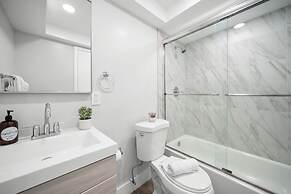 Bayview Regency Apartments By Lowkl