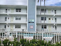 Bayview Regency Apartments By Lowkl