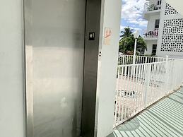 Bayview Regency Apartments By Lowkl