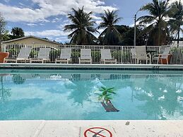 Bayview Regency Apartments By Lowkl