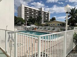 Bayview Regency Apartments By Lowkl