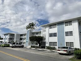 Bayview Regency Apartments By Lowkl