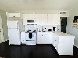 Bayview Regency Apartments By Lowkl