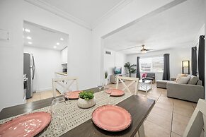 Bayview Regency Apartments By Lowkl