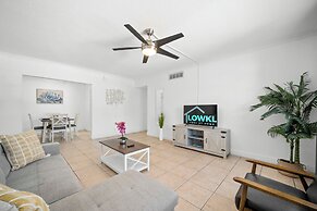 Bayview Regency Apartments By Lowkl