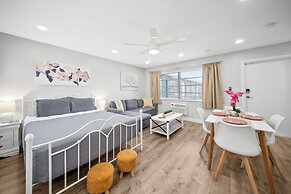 Bayview Regency Apartments By Lowkl