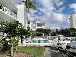 Bayview Regency Apartments By Lowkl