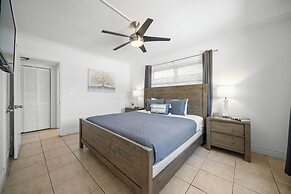 Bayview Regency Apartments By Lowkl