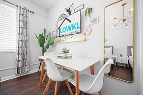 Nine20 Collins Apartments by Lowkl