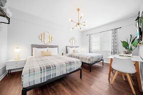 Nine20 Collins Apartments by Lowkl