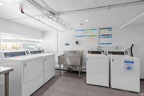 Nine20 Collins Apartments by Lowkl