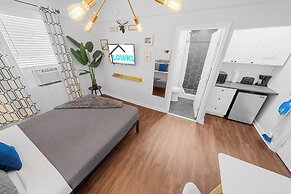 Nine20 Collins Apartments by Lowkl