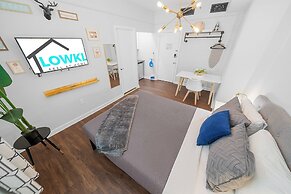 Nine20 Collins Apartments by Lowkl