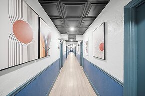 Nine20 Collins Apartments by Lowkl