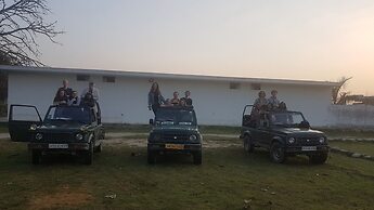 DTR Jungle Hideaways