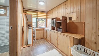 Jeju Motungedoljib Dogchaepension