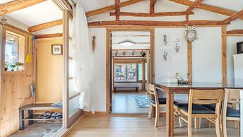 Jeju Motungedoljib Dogchaepension