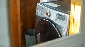 Jeju Motungedoljib Dogchaepension