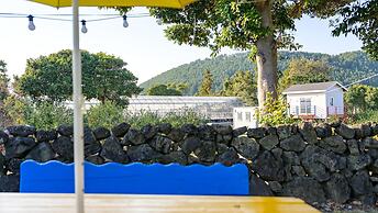 Jeju Motungedoljib Dogchaepension