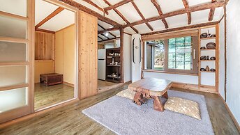 Jeju Motungedoljib Dogchaepension