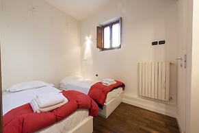 Toscanella 3 Bedrooms by Mmega