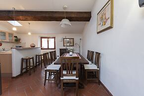 Toscanella 3 Bedrooms by Mmega