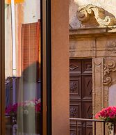 Macramé Suites & Rooms