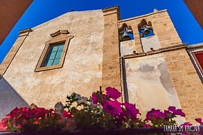 Macramé Suites & Rooms