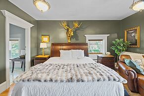 Historic Cotton Mansion Duluth Boutique Hotel