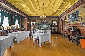 Historic Cotton Mansion Duluth Boutique Hotel