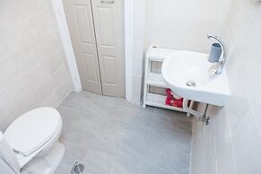 Brand new apt in central Athens