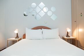 Brand new apt in central Athens