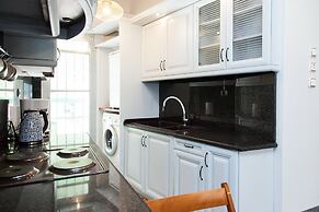 Brand new apt in central Athens