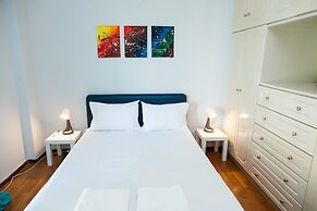 Brand new apt in central Athens