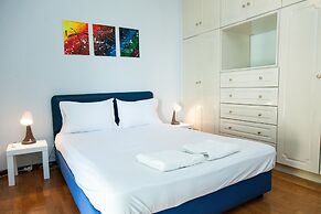 Brand new apt in central Athens