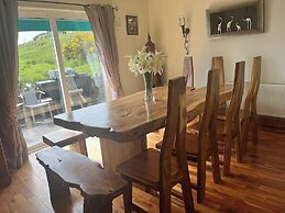6 Ensuite Bedrooms-sleeps 12-garden-sea & Mtn View