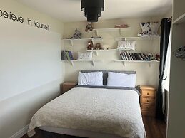 6 Ensuite Bedrooms-sleeps 12-garden-sea & Mtn View