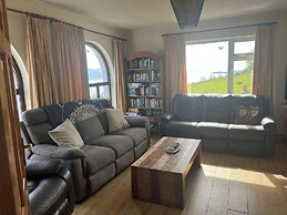 6 Ensuite Bedrooms-sleeps 12-garden-sea & Mtn View