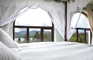 6 Ensuite Bedrooms-sleeps 12-garden-sea & Mtn View