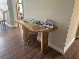 6 Ensuite Bedrooms-sleeps 12-garden-sea & Mtn View