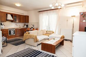 Cozy apt in Peristeri near Metro station
