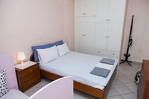 Cozy apt in Peristeri near Metro station
