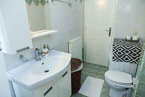 Cozy apt in Peristeri near Metro station