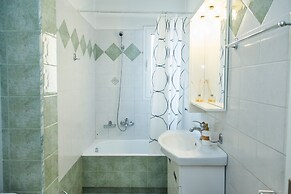 Cozy apt in Peristeri near Metro station