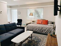 Galleria Apartments by Lowkl