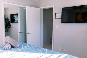 Galleria Apartments by Lowkl