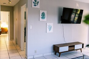 Galleria Apartments by Lowkl