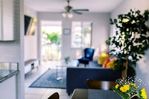 Galleria Apartments by Lowkl